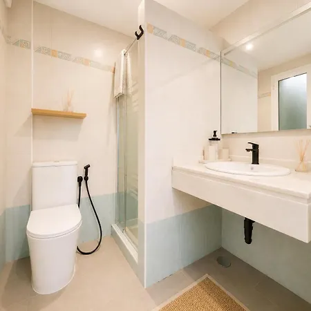 Cosy With Private Pool * 丰希罗拉